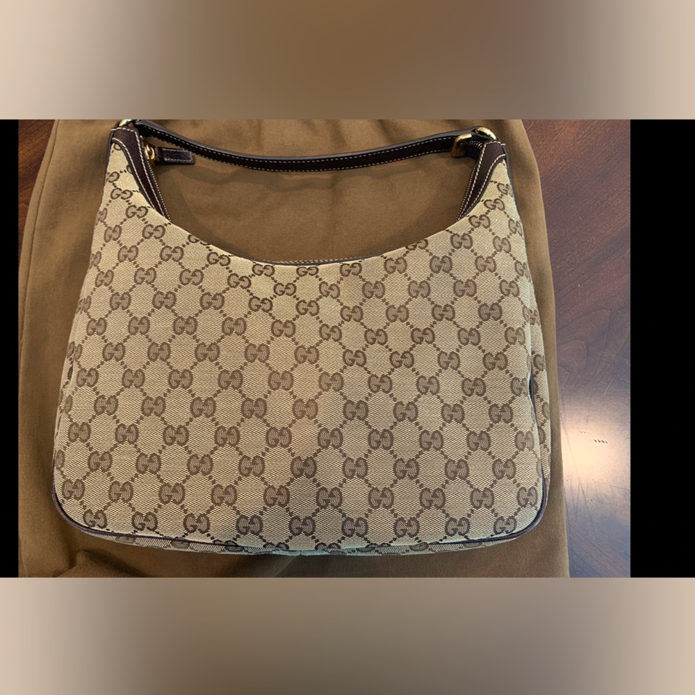 Authentic Gucci monogram hobo bag in perfect condition like brand new
